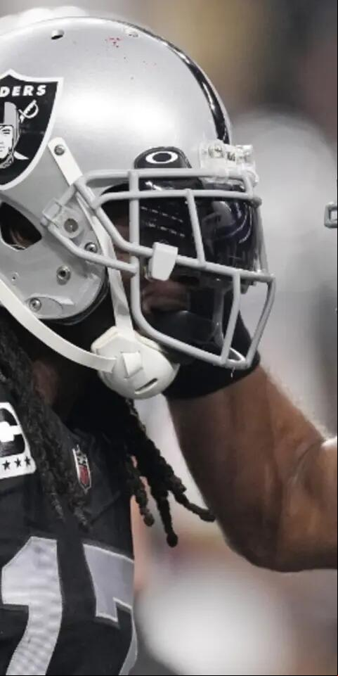 Davante Adams's Las Vegas Raiders featured in our Raiders vs Chargers picks and odds 