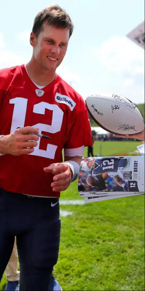 Tom Brady g autographs