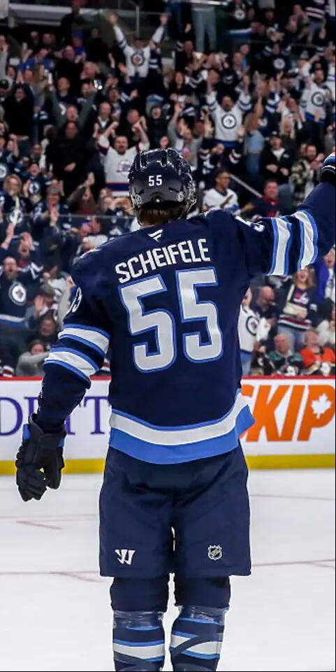 Jets vs Blues odds -- Mark Scheifele